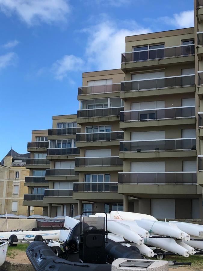 Le Cezembre, Au Pied De La Plage Saint-Malo Kültér fotó
